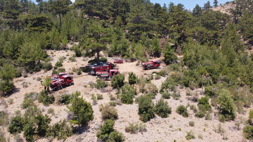 Mersin Aydıncık'taki orman yangını! 50 saat sonra kontrol altına alındı zarar gören alan görüntülendi - Resim: 3