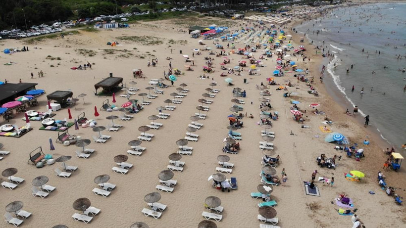 İstanbullular Şile plajlarına akın etti! Adım atacak yer kalmadı - Resim: 3