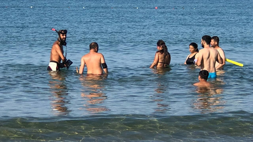 Tatilciler gitti, define avcıları sahile indi! - Resim: 1