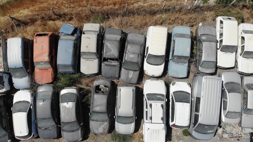 Elazığ'da araç mezarlığında servet 'çürüyor' toplam değerleri dudak uçuklattı - Resim: 4