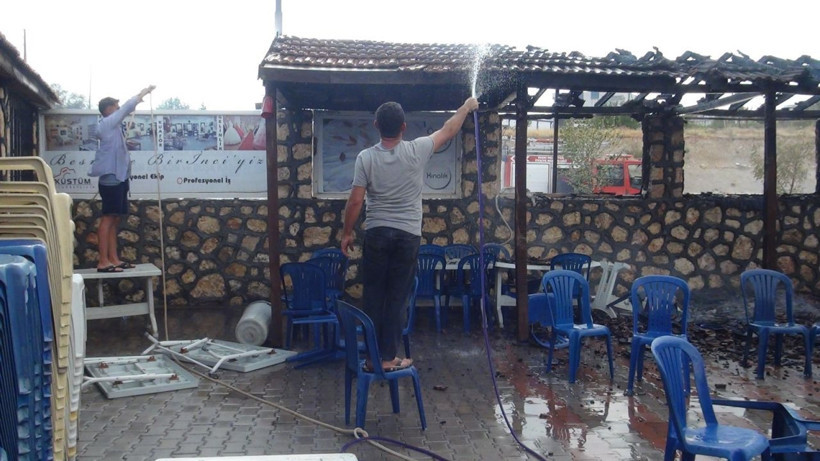 Adıyaman'da türkücü Latif Doğan'ın düğün salonu yandı - Resim: 2