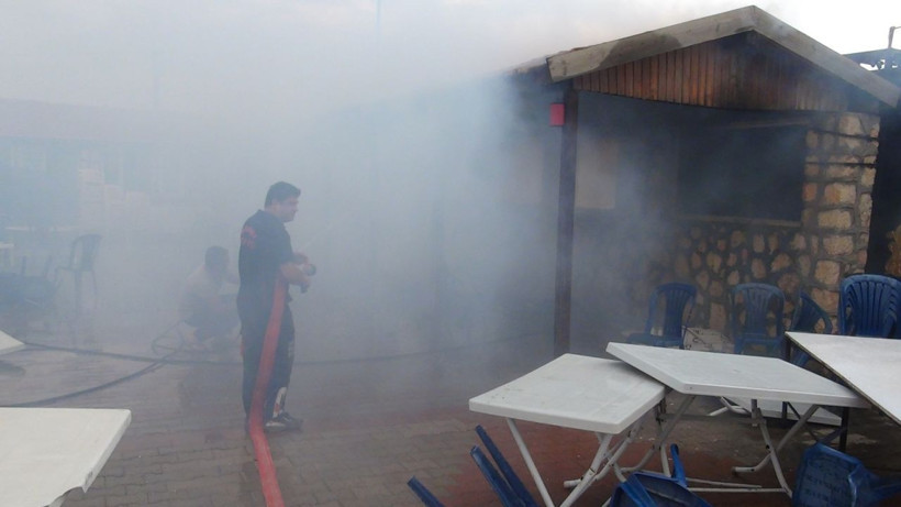 Adıyaman'da türkücü Latif Doğan'ın düğün salonu yandı - Resim: 4