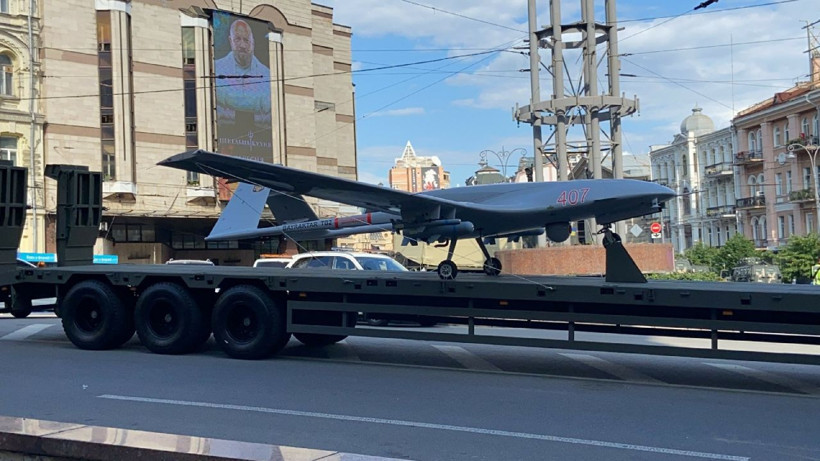 Ukrayna Bağımsızlık Günü öncesi Bayraktar TB2 sergilendi - Resim: 1