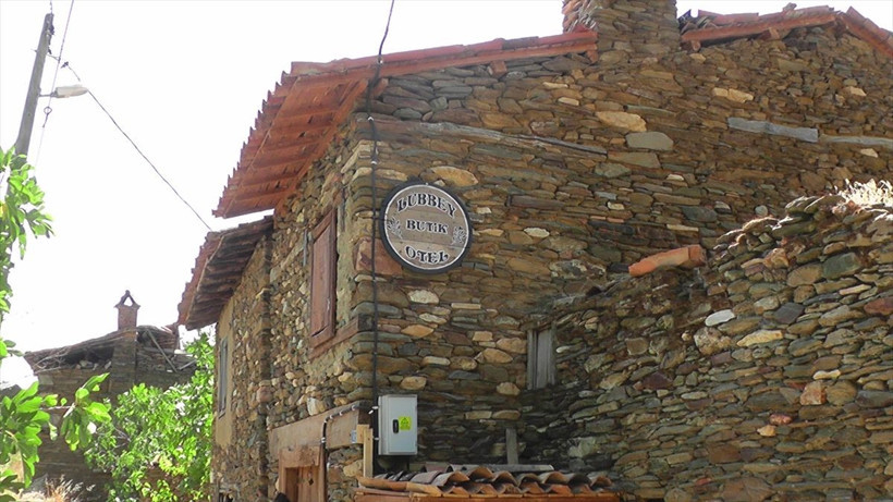 8 kişinin yaşadığı "Hayalet köy"e butik otel açtı! Anneannesinden kalmış - Resim: 2