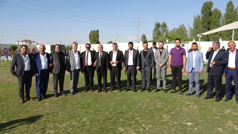 Aşiret düğününde damada 3,4 milyon TL geline ise kilolarca altın takıldı - Resim: 4