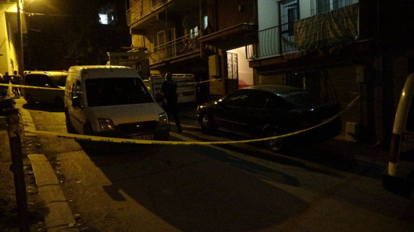 Uşak'ta dehşet! Cinnet getiren kadın kocasını öldürdü - Resim: 1