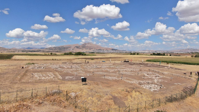 Diyarbakır Çayönü Höyüğü'nden sandık tipi mezar çıktı - Resim: 2