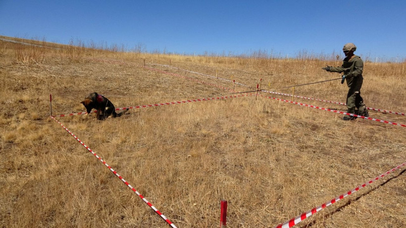 İran sınırında zorlu mayın temizleme görevi - Resim: 2