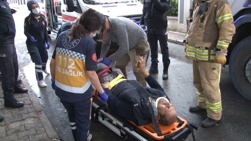 Kadıköy'de beton mikseri sürücüsü kaza yaptı aracından indi sonrası inanılmaz - Resim: 1