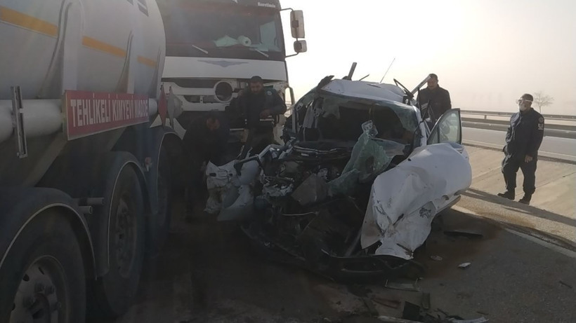 Kum fırtınası şehirleri dağıttı araçlar kaza yaptı göz gözü görmedi kara yolu kapandı! - Resim: 2