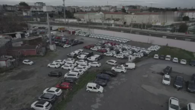 İstanbul Zeytinburnu'nda bir otopark dolusu sıfır araç - Resim: 1