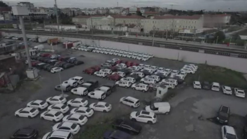 İstanbul Zeytinburnu'nda bir otopark dolusu sıfır araç - Resim: 2