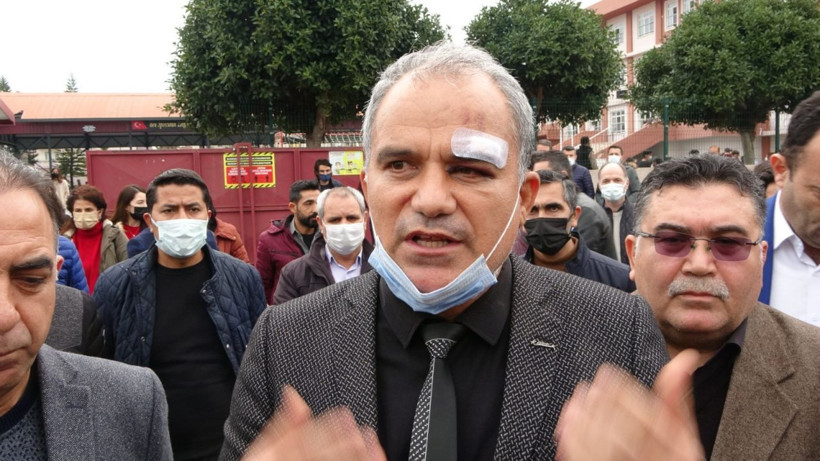 Okul müdürünün uyardığı kız 5 dakika sonra abisiyle geri döndü öğretmenler zor kurtardı - Resim: 1