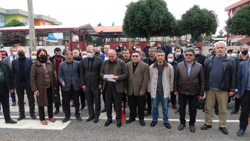 Okul müdürünün uyardığı kız 5 dakika sonra abisiyle geri döndü öğretmenler zor kurtardı - Resim: 2