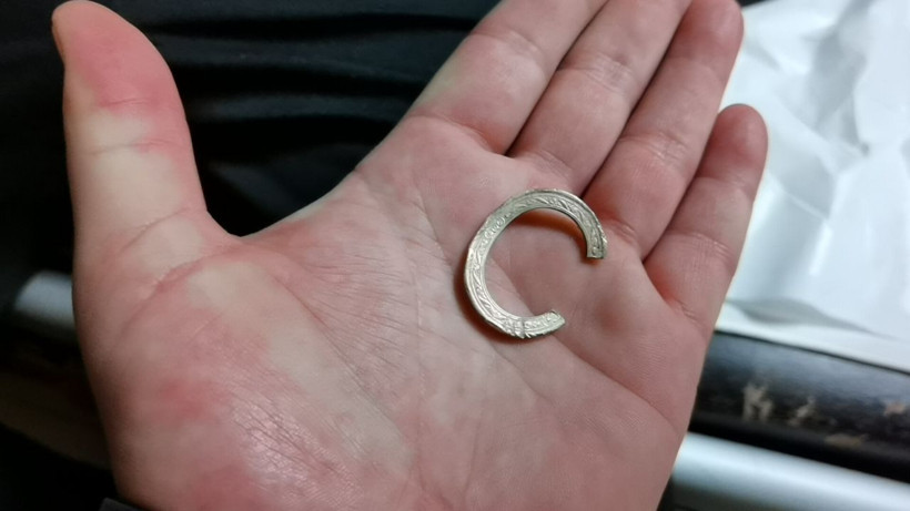 Bursa'da lise öğrencisi parmağına 1 lirayı taktı çıkaramadı - Resim: 1