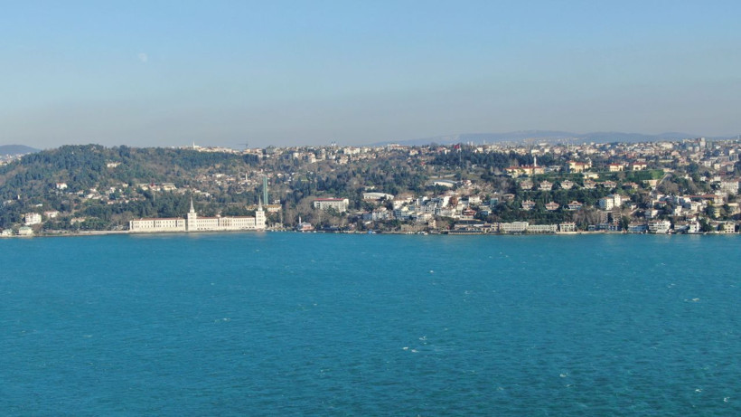 İstanbul Boğazı fırtınadan sonra güneşli havayı gördü deniz turkuaz oldu - Resim: 2