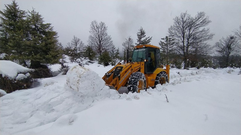 Antalya'da kar nedeniyle yaylada mahsur kalan aile kurtarıldı - Resim: 4