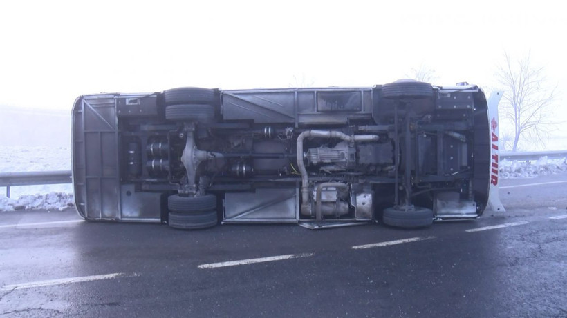 Çatalca'da polisleri taşıyan servis devrildi: Durumları kritik - Resim: 4