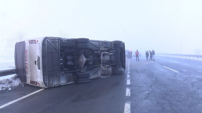 Çatalca'da polisleri taşıyan servis devrildi: Durumları kritik - Resim: 3