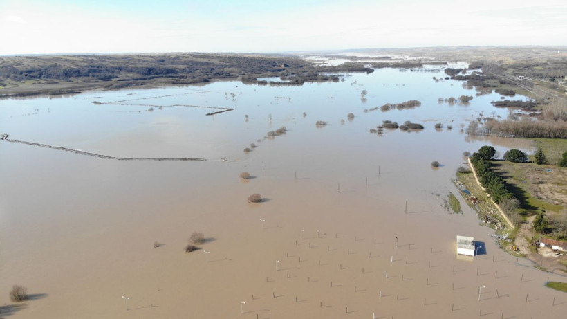Ergene Nehrinin debisi 20 kat arttı! Edirne'de turuncu alarm verildi: Tarım alanları sularla kaplandı - Resim: 1