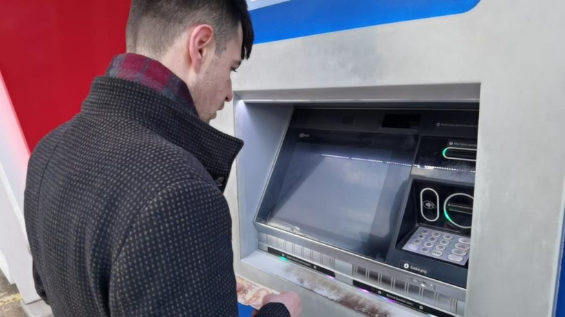 Bursa'da ATM'den çekti paradaki hatayı görünce inanamadı! 1000 katına satışa çıkardı - Resim: 2