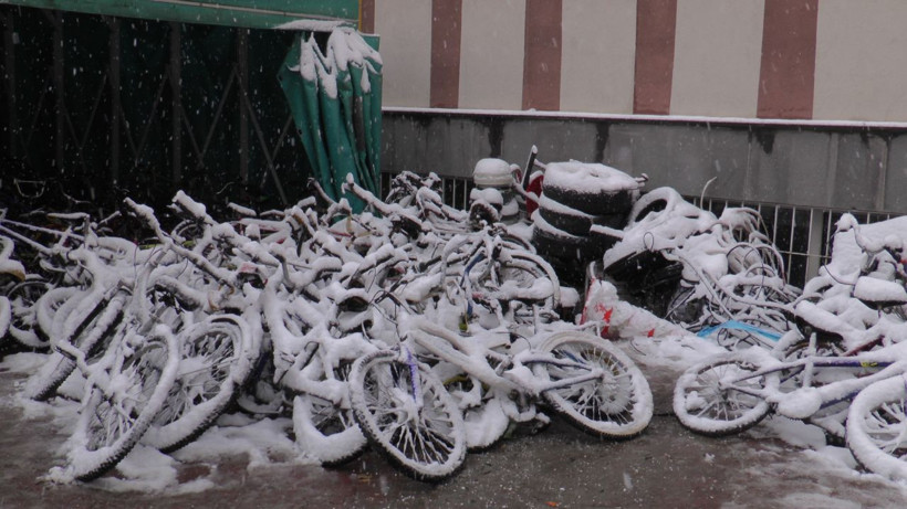 Kayseri'de 20 kamyonet çalıntı ele geçirildi! Emniyet bahçede sergiledi: Sahipleri bekleniyor - Resim: 1