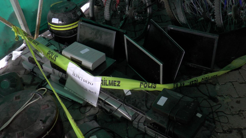 Kayseri'de 20 kamyonet çalıntı ele geçirildi! Emniyet bahçede sergiledi: Sahipleri bekleniyor - Resim: 3