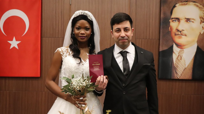 Babası ölmeden önce vasiyet etti! Denizlili aileye Afrika'dan 3. gelin geldi - Resim: 1