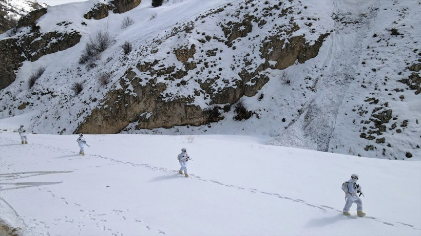 Jandarma komandolar karlı Munzur ve Mercan'ı teröristlere dar ediyor - Resim: 3