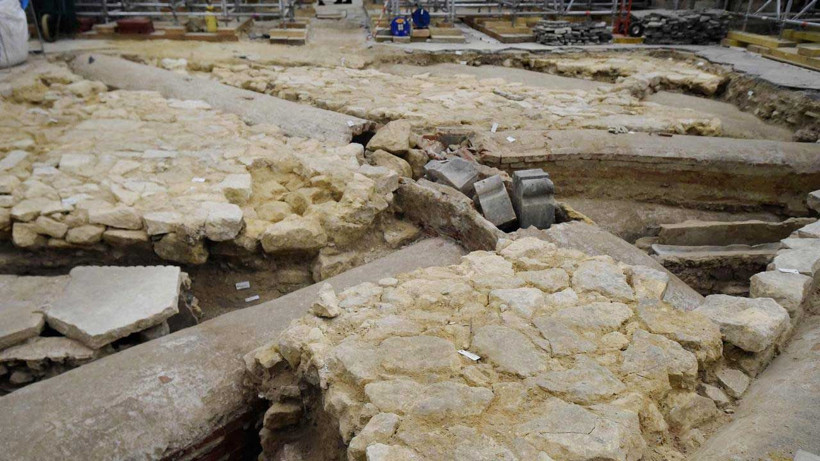 Notre Dame kilisesinde tarihi keşif! İnsan biçimli kurşun lahit bulundu içinden kim çıktı? - Resim: 4