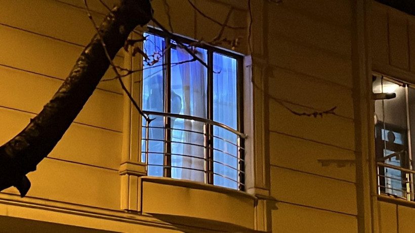 Bağcılar'da sokak ortasında komşusunu öldüren şahıs evinde eşini de öldürdükten sonra intihar etti - Resim: 3