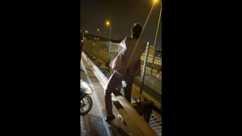 Yoldan geçenler ilk anda kaza zannetti yaklaşınca farkettiler Beykoz'da korkunç olay - Resim: 4