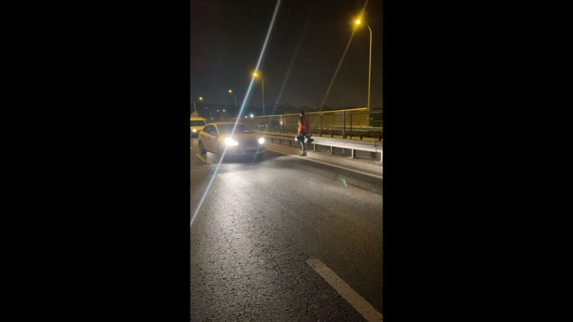 Yoldan geçenler ilk anda kaza zannetti yaklaşınca farkettiler Beykoz'da korkunç olay - Resim: 1