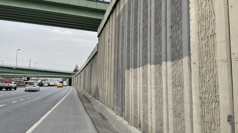 İBB dikey bahçeleri söktü yerine "gri duvarlar" bıraktı! 1 yıldır çivili halde duruyor - Resim: 2