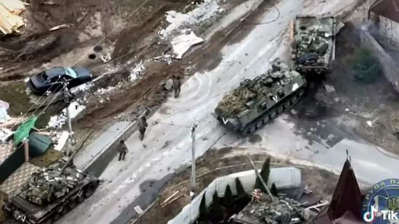 Rus askerler panik yaptı kendi konvoylarını böyle havaya uçurdu! Onlarca ölü var - Resim: 1