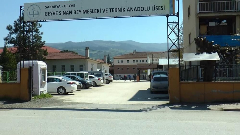 Sakarya'dan yürek yakan kare! 11. sınıf öğrencisi okulda hayatını kaybetti: Acı detay ortaya çıktı - Resim: 1