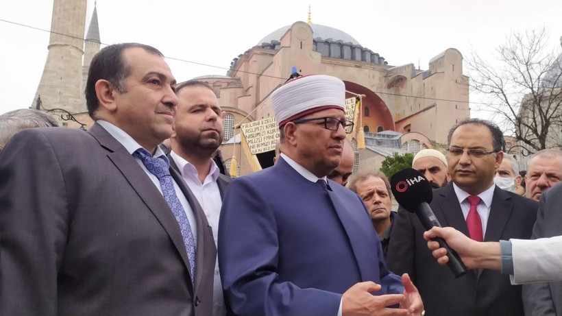 Ayasofya Camisi'nde bir ilk yaşandı: Cumayı Filistin'den bir isim kıldırdı - Resim: 3