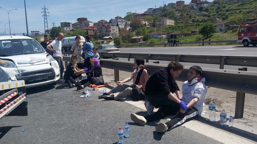 TEM’de zincirleme kaza! Trafik durma noktasına geldi çok sayıda yaralı var - Resim: 2