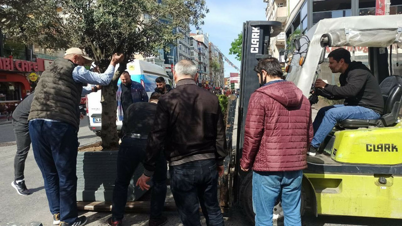 Yaya yolunu İSPARK'a çevirdiler! Ümraniye esnafı İBB'ye isyan etti - Resim: 1