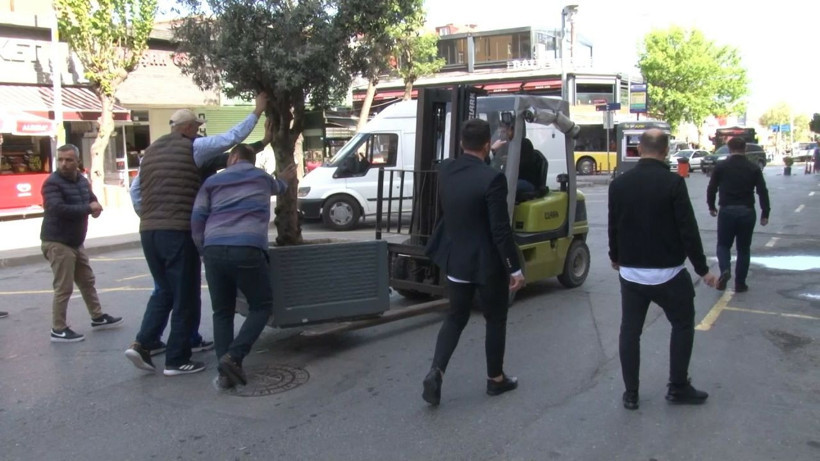 Yaya yolunu İSPARK'a çevirdiler! Ümraniye esnafı İBB'ye isyan etti - Resim: 2