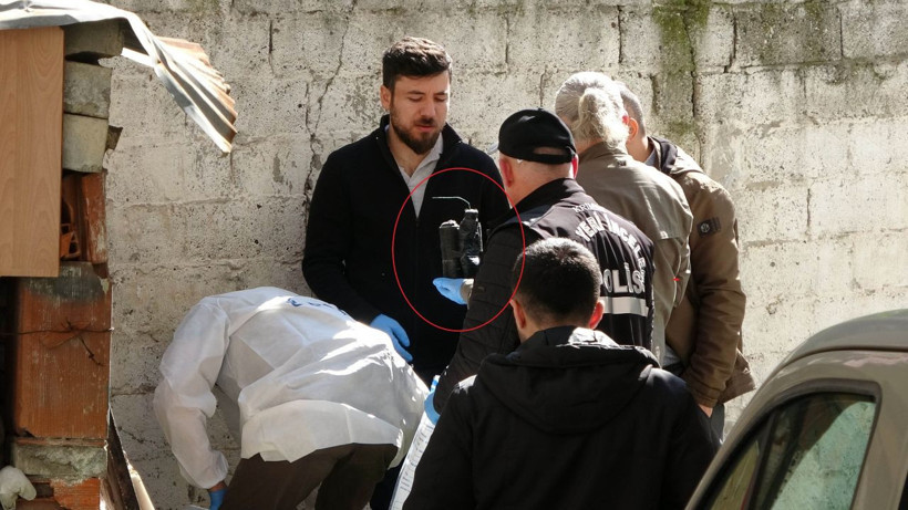 Kayıp kedisini ararken saklanmış bomba buldu! - Resim: 2