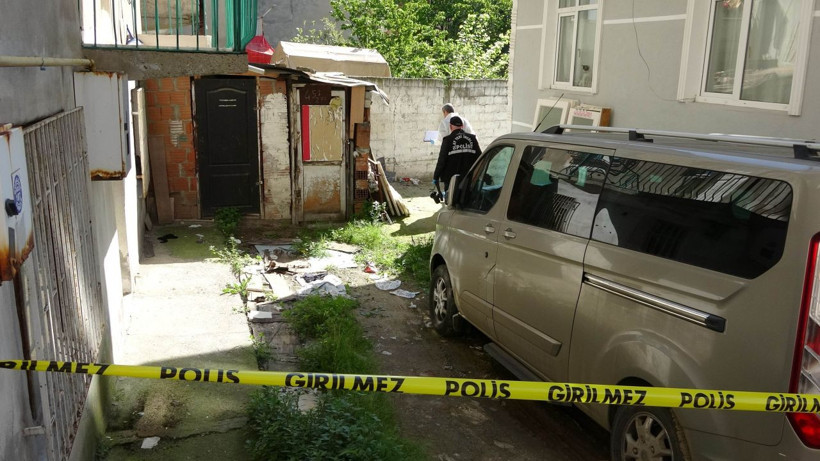 Kayıp kedisini ararken saklanmış bomba buldu! - Resim: 4