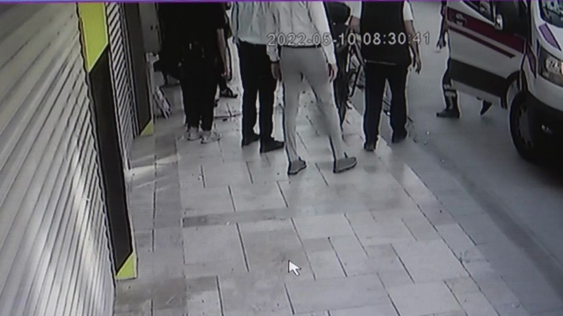 Kaldırımda yürüyen genç kız neye uğradığını şaşırdı! Bir anda kanlar içinde kaldı - Resim: 2