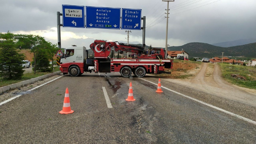 Antalya'da turistleri taşıyan midibüs devrildi! Çok sayıda yaralı var - Resim: 3