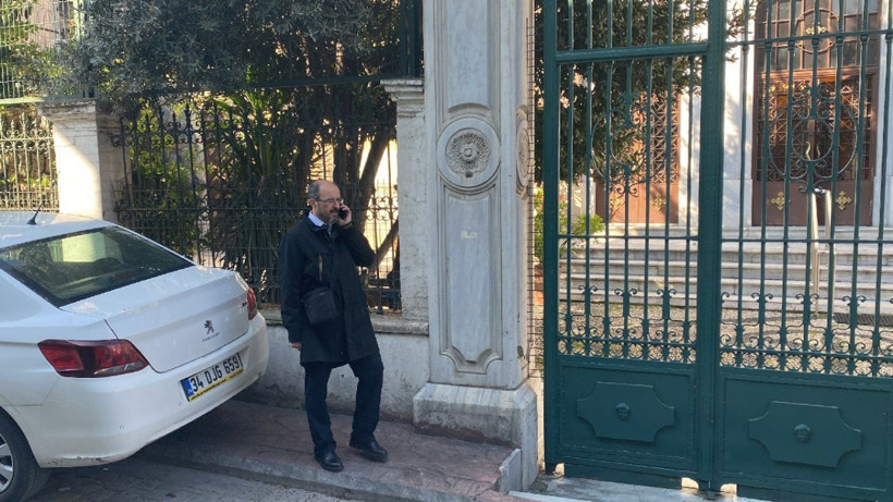 İstanbul'da polisi alarma geçiren olay! Çocukların attığı şişe kiliseye düşünce ortalık karıştı - Resim: 2