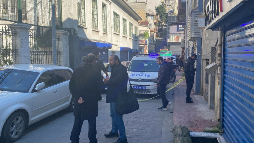 İstanbul'da polisi alarma geçiren olay! Çocukların attığı şişe kiliseye düşünce ortalık karıştı - Resim: 4