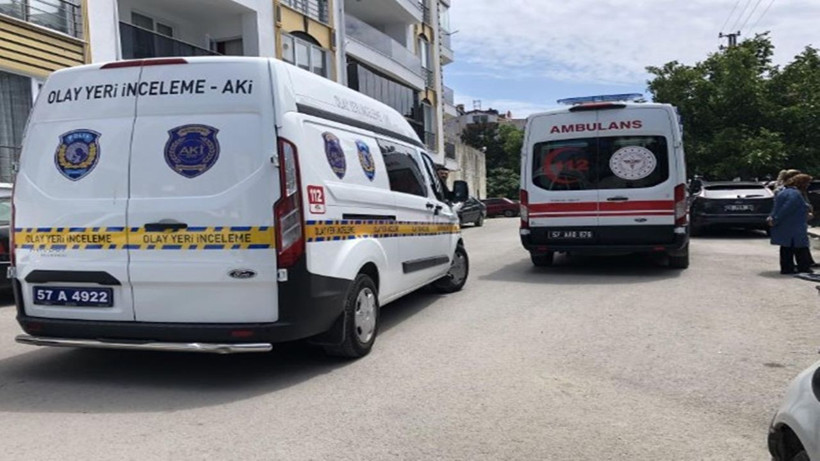 Sinop'ta evinin camlarını silerken aşağıya düşen yaşlı kadın hayatını kaybetti! - Resim: 4