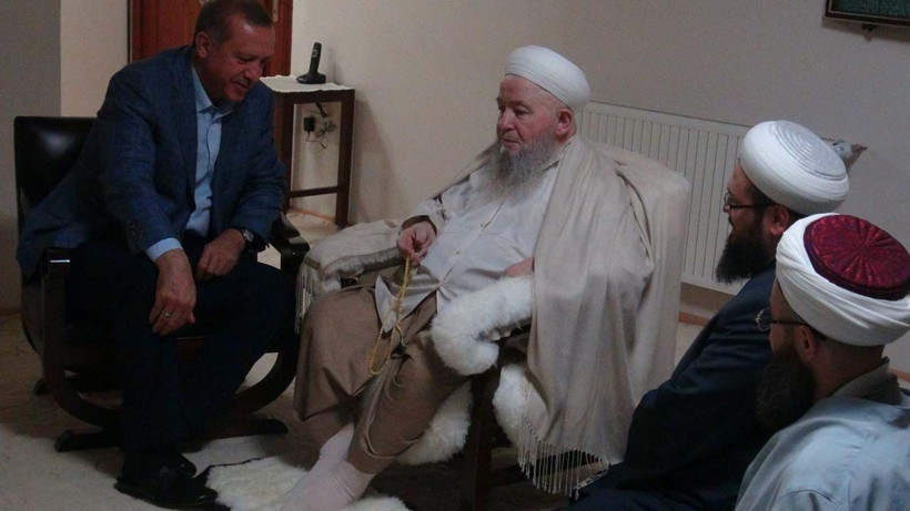 Mahmut Ustaosmanoğlu'nun evine akın ettiler! Erdoğan ve Cübbeli taziye için bakın ne yazdı - Resim: 1