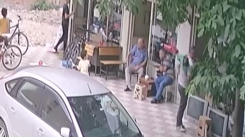 Balkondan başına öyle bir şey düştü ki gözlerine inanamadı! "Saksı sanmıştım.." - Resim: 4