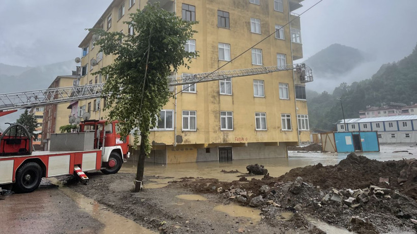 Kastamonu'da şiddetli yağış etkili olmaya devam ediyor: Evlerinde mahsur kalanlar tahliye ediliyor - Resim: 2